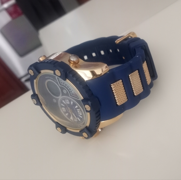 Man wach - Picture 3 of 3